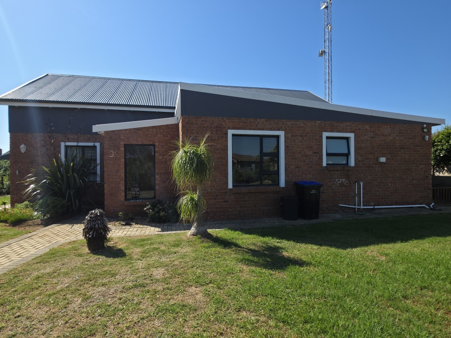 5 Bedroom Property for Sale in Noorsekloof Eastern Cape